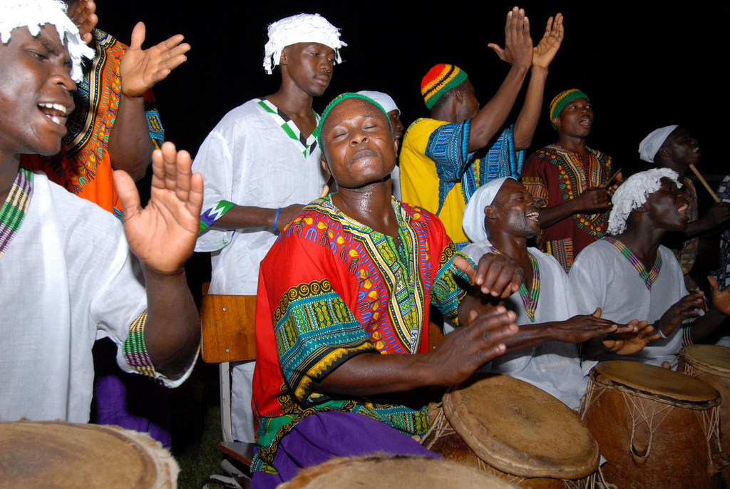 Je bekijkt nu Praten met muziek: drumtaal in Nigeria