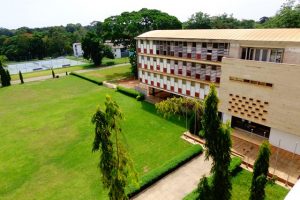 De omstreden positie van het Akan aan een Ghanese universiteit